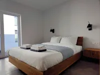 Coastline Residence - Designer Stay - Apartments