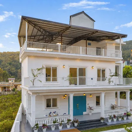 ELIVAAS Kimadi House 4 BHK With Pool