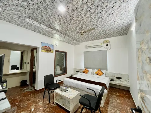 Hotel SSR Palace Mount Abu