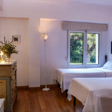 Villa Laurette Kratigos, Private Escape with Views