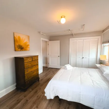 Water Access 5-Bed 2-Bath Retreat