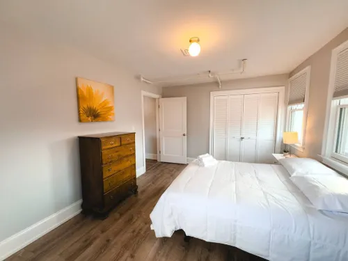 Water Access 5-Bed 2-Bath Retreat - 3-Star