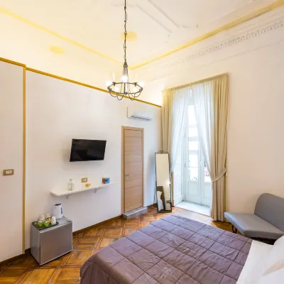 Maison Gennaro - Naples Heritage Stay Отели рядом с достопримечательностью «Площадь Пьяцца-дель-Плебишито»