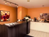 Rideau Heights Inn Hotels near EY Centre