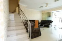RedDoorz near RSUD Kardinah Tegal - Guest houses