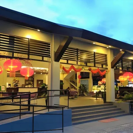 Seasons Hotel and Convention Center