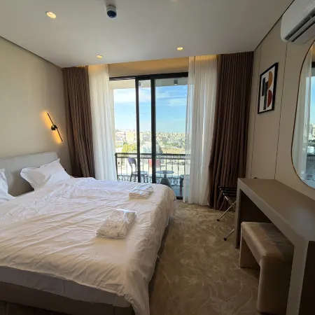 402 tara-JRE Jabal Al Lweibdeh with stunning view