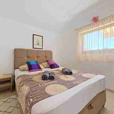 Antonio Rooms