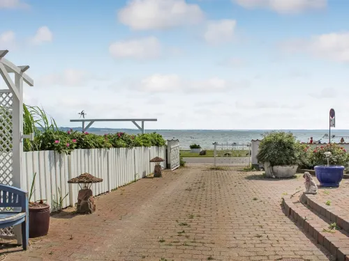 "Michel" - 25m from the Sea - 4-Star