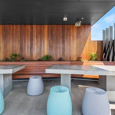 Top Floor! 2Bed/2Bath/1Car/Pool ~ VIEWS ~ CBD
