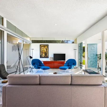 Mid-Mod Krisel Getaway Walkable on El Paseo