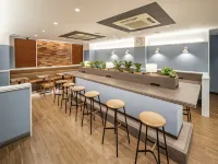 Super Hotel Jr Fujiekimae Kinenkan - Bãi đậu xe