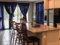Mackenzie - Private BR w-Shared Bathroom Hotels near Camelback Ranch