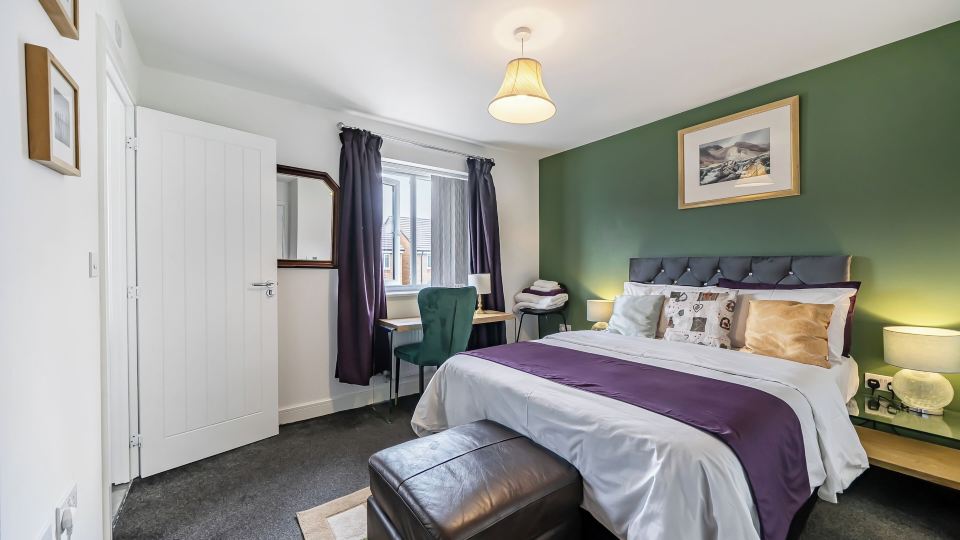 Apartment Sleeps 10 - Contractors Long Stays WiFi