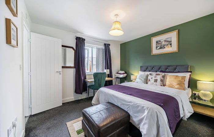 Apartment Sleeps 10 - Contractors Long Stays WiFi