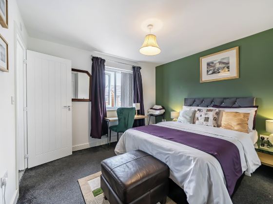 Apartment Sleeps 10 - Contractors Long Stays WiFi