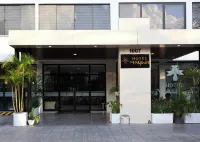 Hotel Maywa - parking