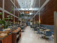 DoubleTree by Hilton Turin Lingotto Hotels near Lingotto