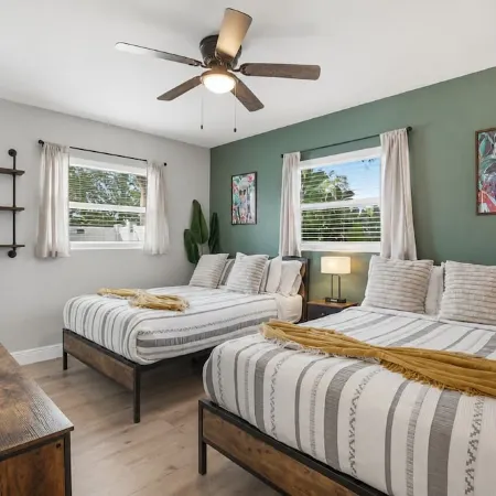 Private Heated Salt Water Pool Oasis • 10 Mins to Clearwater Beach