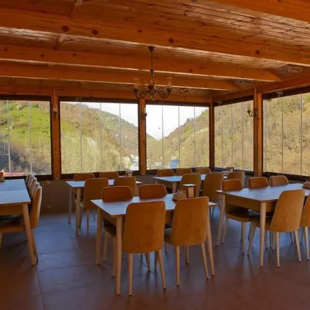 Pugari Hotel