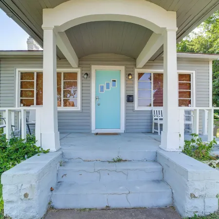 Amazing Musical Abode in Expo Square Neighborhood!
