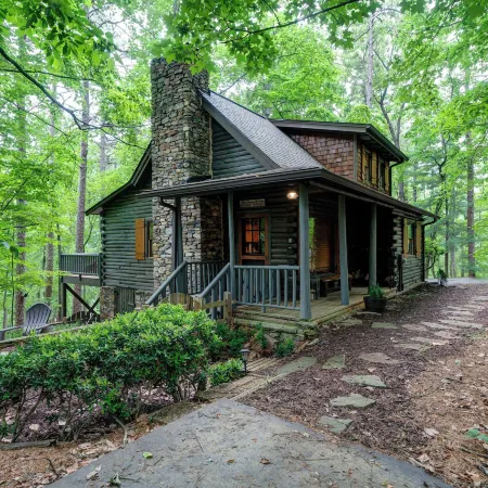 The Guest House Historic Cabin in Big Canoe