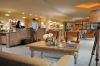 Westport Coast Hotel - Parking