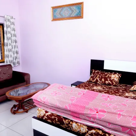 HOTEL ALMORA INN