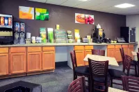Quality Inn Stadium Area Green Bay Stadium - breakfast