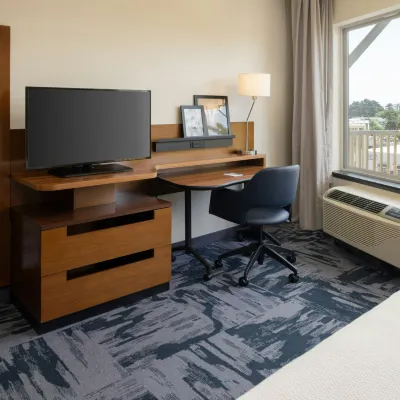 Fairfield Inn & Suites Santa Cruz Hotels near Natural Bridges Monarch Trail