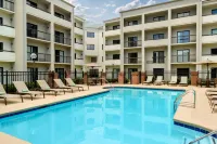 Courtyard Atlanta Executive Park/Emory - Pool
