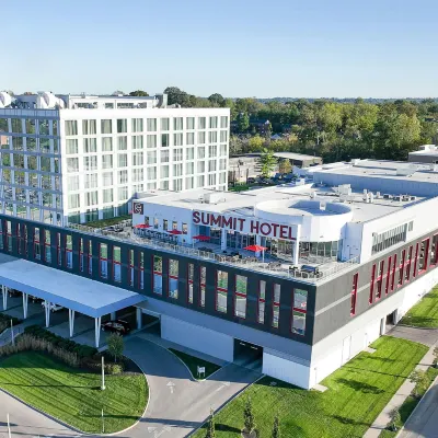 The Summit Hotel Hotels near Cincinnati Observatory Center