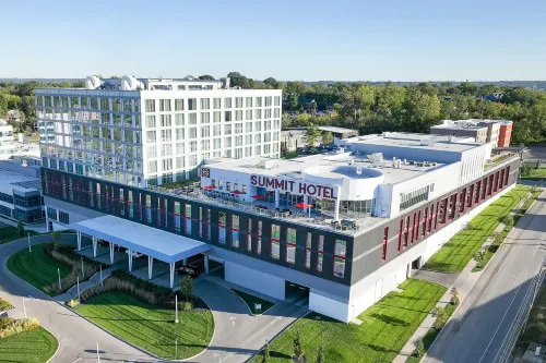 The Summit Hotel - Gym