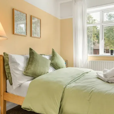 Rosewick Villa wt Office, Garden & Free Parking Hotels near Highfields
