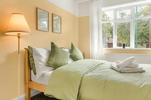 Rosewick Villa wt Office, Garden & Free Parking - 2 estrellas