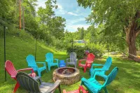Fire Pit & Game Room: Family Home in Marshall - Wifi