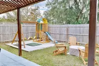 Modern Brooksville Retreat w/ Private Backyard - Homestays