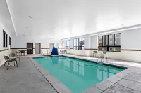 Spark by Hilton Shawnee - 3-Star
