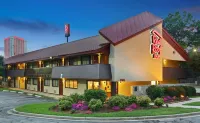 Red Roof Inn Greensboro Coliseum - Parkplatz
