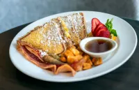 Hilton Garden Inn Denver/Cherry Creek - breakfast