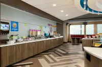 聖路易斯聖查爾斯希爾頓Tru酒店 - 早餐