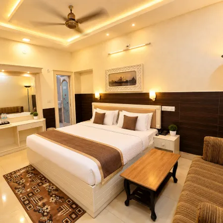 Hotel Kamal Nearest to Taj Mahal