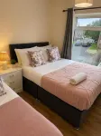 House Sleeps 9 - Free Parking X2, Fast Internet - 2-Star