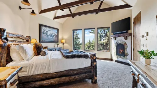 The Water Tower House by Avantstay Tower Card Room + Casita + Game Room Panoramic Cascade Views - Wifi