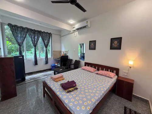 Studio Peaceful Path R5 Couple Stay - Homestays