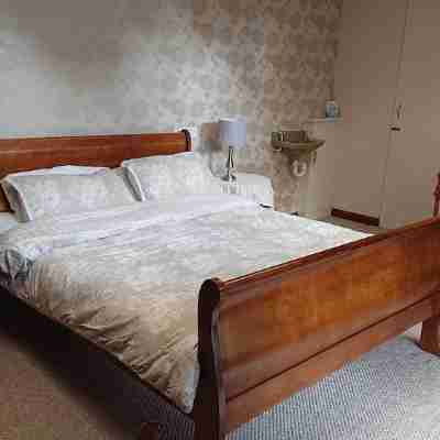 Castle 3-Bed Apartment in Turriff Rooms