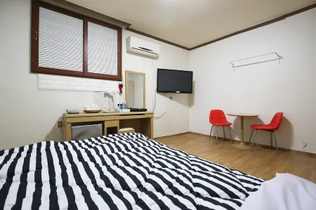 Cheongju Vienna Motel Отели рядом с достопримечательностью «Cheongju Early Printing Museum»