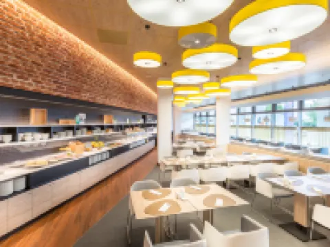 Hey Lou Hotel Frankfurt Airport ケルステルバッハのホテル