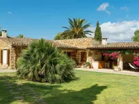 Holiday House for 6 Persons, with Swimming Pool Hotels in Búger