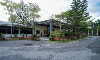 OYO 89849 Sekin Hotel and Resort